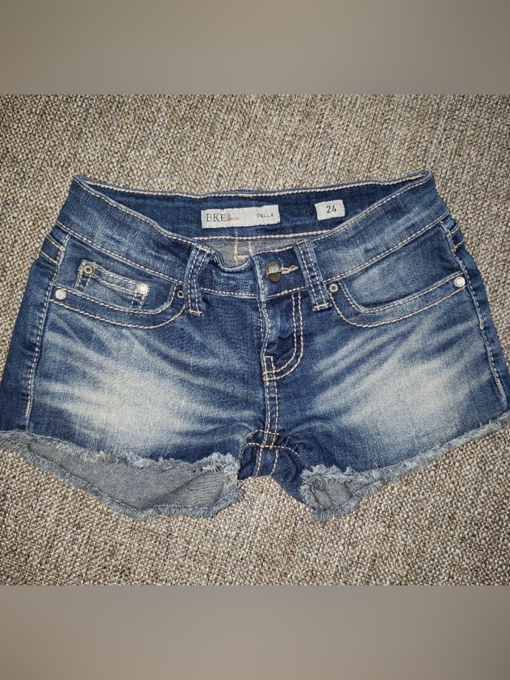 BKE Denim Stella Women’s Distressed Denim Shorts Size 24 Frayed Hem Y2K